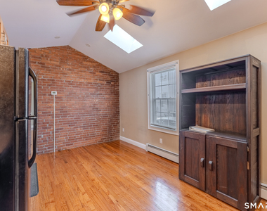 31 Suffield Street - Photo Thumbnail 7