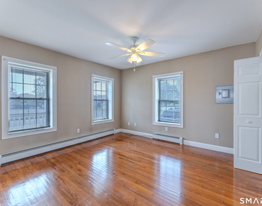 31 Suffield Street - Photo Thumbnail 11