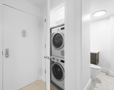 920 Park Avenue - Photo Thumbnail 17