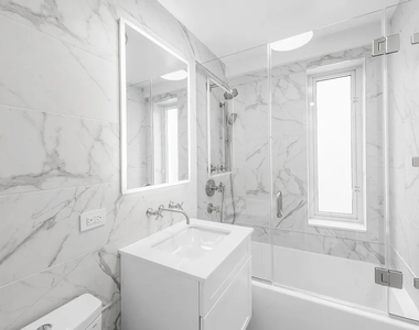 920 Park Avenue - Photo Thumbnail 15