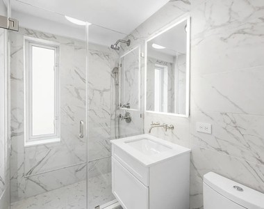 920 Park Avenue - Photo Thumbnail 9