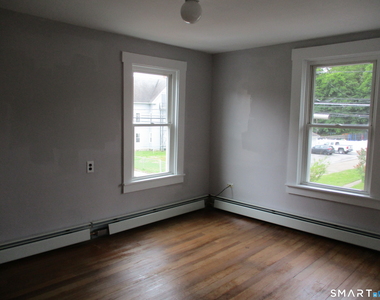 105 Woodstock Avenue - Photo Thumbnail 8