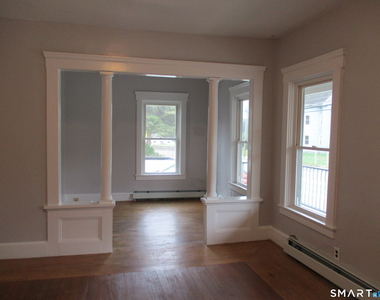 105 Woodstock Avenue - Photo Thumbnail 7