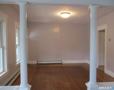 105 Woodstock Avenue - Photo Thumbnail 6