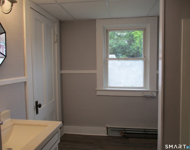 105 Woodstock Avenue - Photo Thumbnail 10