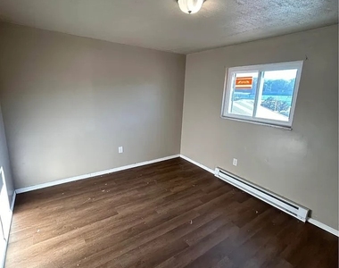 202 Meldon Ave - Photo Thumbnail 3