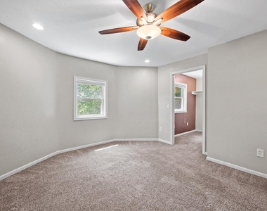 38 Pasadena Street - Photo Thumbnail 14