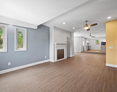 38 Pasadena Street - Photo Thumbnail 4