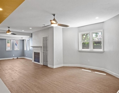 38 Pasadena Street - Photo Thumbnail 5