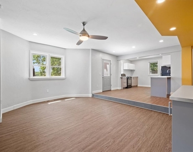 38 Pasadena Street - Photo Thumbnail 6