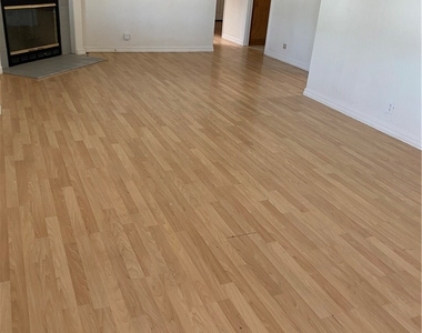 700 Elm - Photo Thumbnail 4
