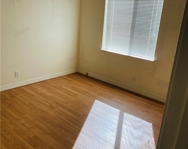 700 Elm - Photo Thumbnail 13