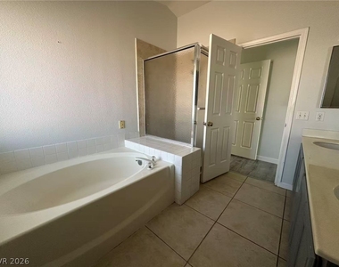 8275 Cedar Leaf Drive - Photo Thumbnail 23