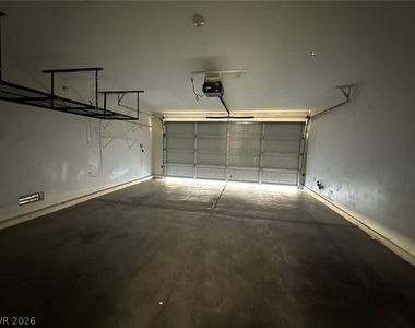 8275 Cedar Leaf Drive - Photo Thumbnail 12