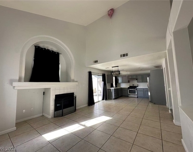 8275 Cedar Leaf Drive - Photo Thumbnail 4