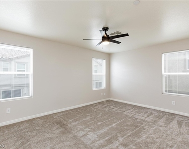 5327 Lazy Breeze Avenue - Photo Thumbnail 20