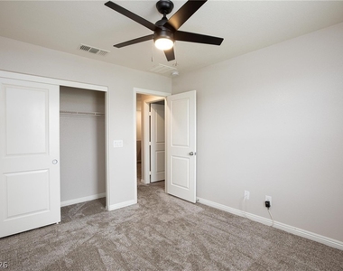 5327 Lazy Breeze Avenue - Photo Thumbnail 29