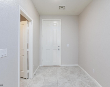 5327 Lazy Breeze Avenue - Photo Thumbnail 4