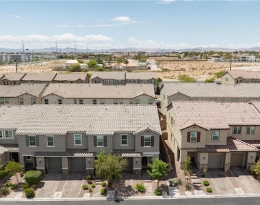 5327 Lazy Breeze Avenue - Photo Thumbnail 33