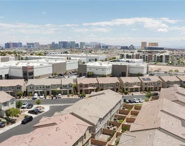 5327 Lazy Breeze Avenue - Photo Thumbnail 34