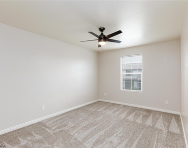 5327 Lazy Breeze Avenue - Photo Thumbnail 26