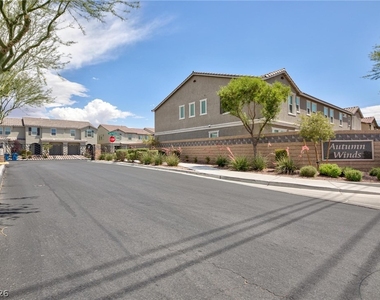 5327 Lazy Breeze Avenue - Photo Thumbnail 32