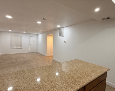 4744 W Twain Avenue - Photo Thumbnail 4