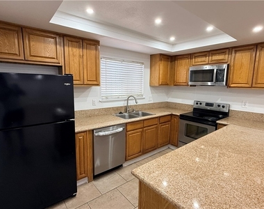 4744 W Twain Avenue - Photo Thumbnail 3