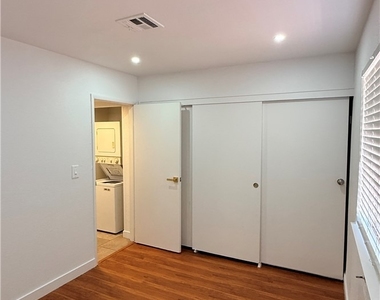 4744 W Twain Avenue - Photo Thumbnail 8