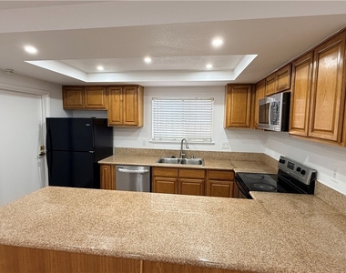 4744 W Twain Avenue - Photo Thumbnail 2