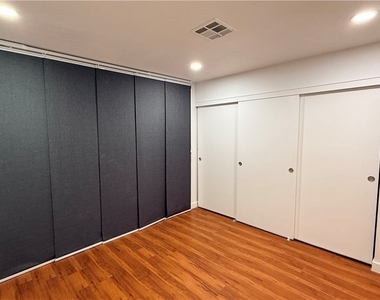 4744 W Twain Avenue - Photo Thumbnail 7