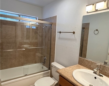 4744 W Twain Avenue - Photo Thumbnail 12