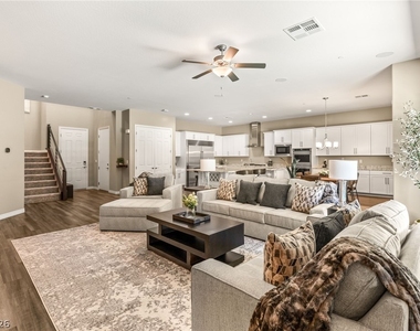 1133 Pandora Canyon Street - Photo Thumbnail 3