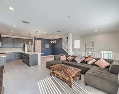 8051 Adelaide Hills Street - Photo Thumbnail 7