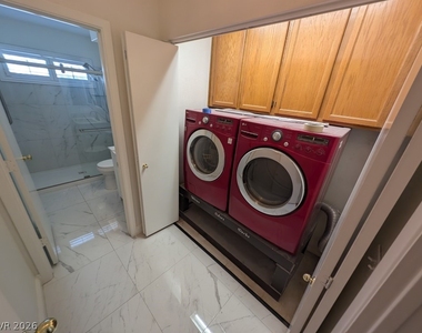 8432 Airmont Court - Photo Thumbnail 10