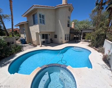 8432 Airmont Court - Photo Thumbnail 14