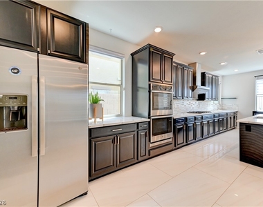 12393 Ferry Glide Avenue - Photo Thumbnail 16