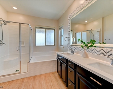 12393 Ferry Glide Avenue - Photo Thumbnail 28