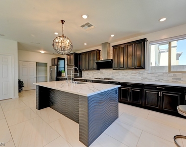 12393 Ferry Glide Avenue - Photo Thumbnail 21
