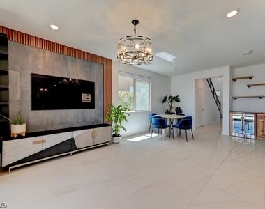 12393 Ferry Glide Avenue - Photo Thumbnail 13