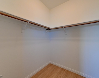 12393 Ferry Glide Avenue - Photo Thumbnail 31