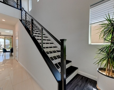 12393 Ferry Glide Avenue - Photo Thumbnail 8