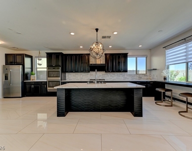 12393 Ferry Glide Avenue - Photo Thumbnail 22