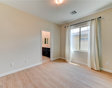12393 Ferry Glide Avenue - Photo Thumbnail 34
