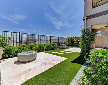 12393 Ferry Glide Avenue - Photo Thumbnail 4