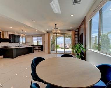 12393 Ferry Glide Avenue - Photo Thumbnail 11