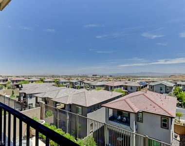 12393 Ferry Glide Avenue - Photo Thumbnail 2
