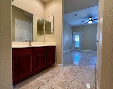 1511 Cardinal Peak Lane - Photo Thumbnail 15