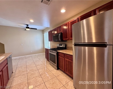 1511 Cardinal Peak Lane - Photo Thumbnail 8