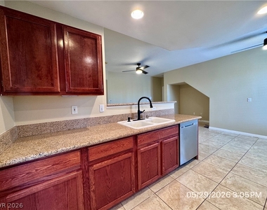 1511 Cardinal Peak Lane - Photo Thumbnail 9
